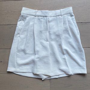 BNWT Effortless shorts 7” Size 8